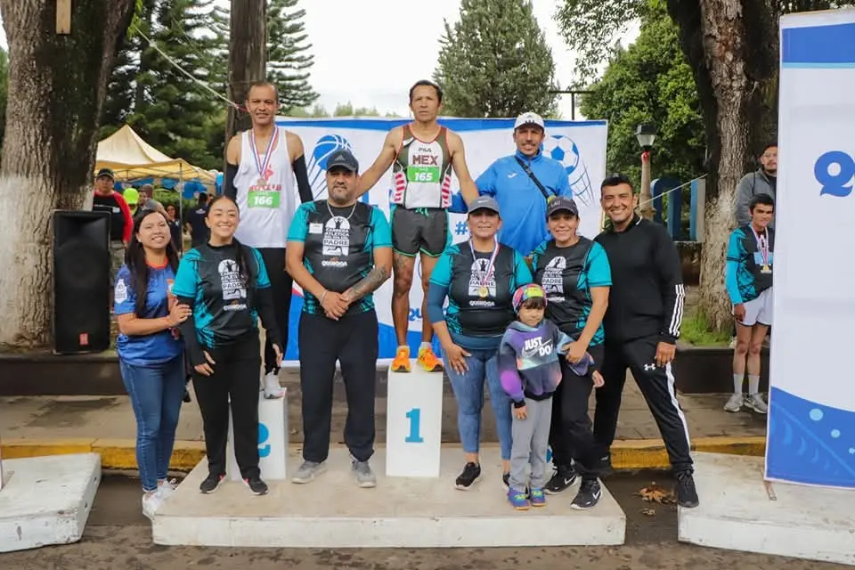 Celebró Quiroga a papá a lo grande con una carrera atlética que reunió a corredores de todo el país