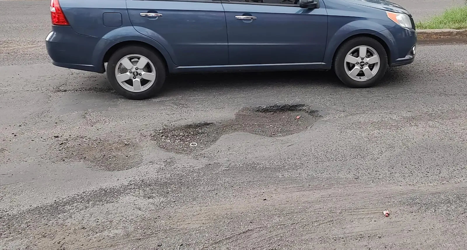 Cerca de 4 mil baches son atendidos semanalmente en Morelia