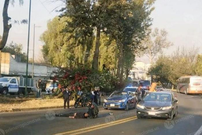 Ch0que en la Madero Poniente deja un motociclista les1onado, en Morelia