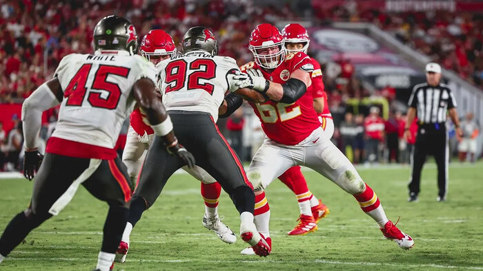 Chiefs invictos se enfrentan a Buccaneers en búsqueda de victoria