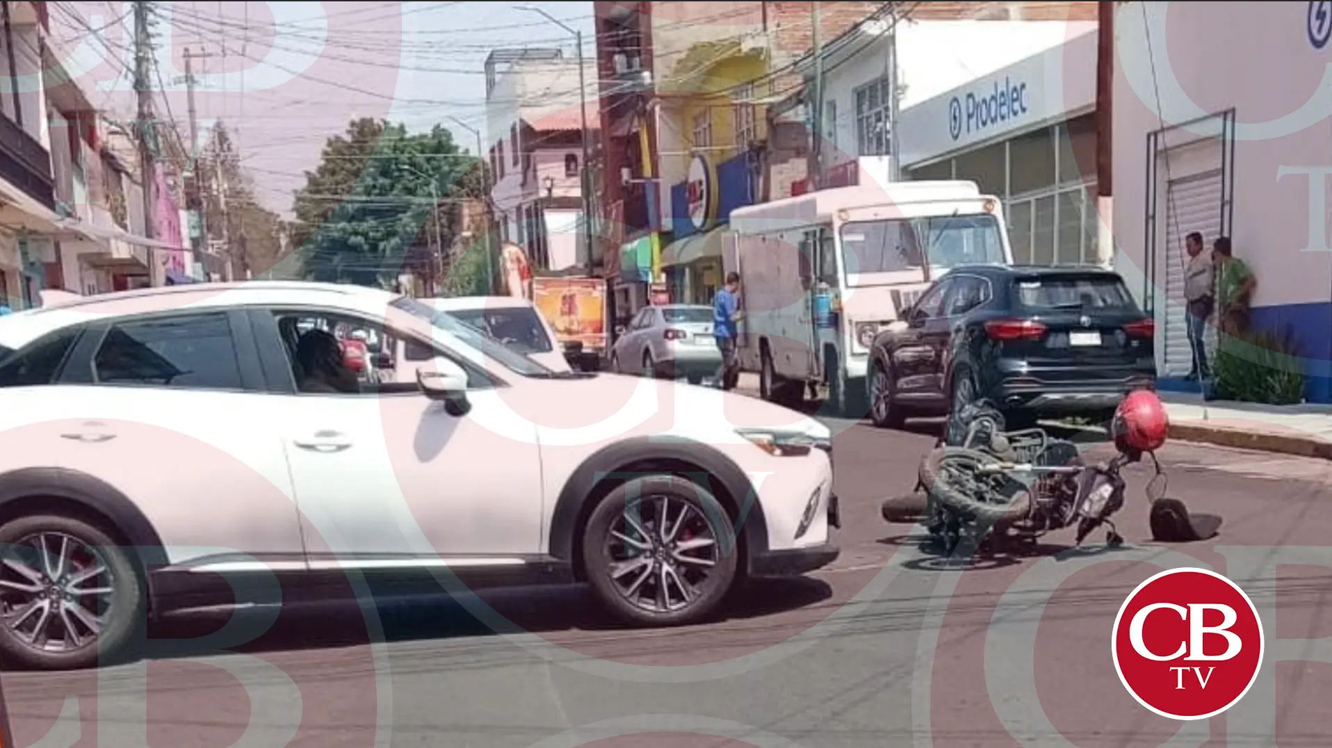 Choque de camioneta y moto en la Felicitas del Río