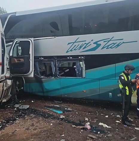 Choque en autopista Pátzcuaro-Copándaro deja 2 muertos y 11 heridos