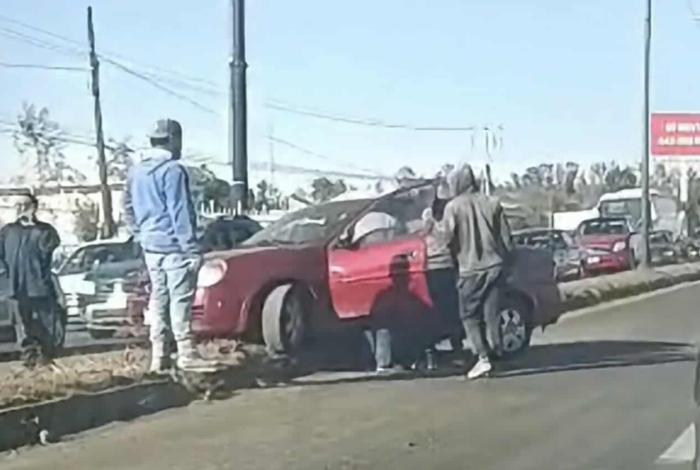 Choque entre 2 vehículos deja un herido en la avenida Morelos Norte de Morelia