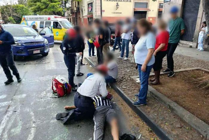 Choque entre moto y camioneta deja 2 heridos en la Av. Madero Poniente de Morelia