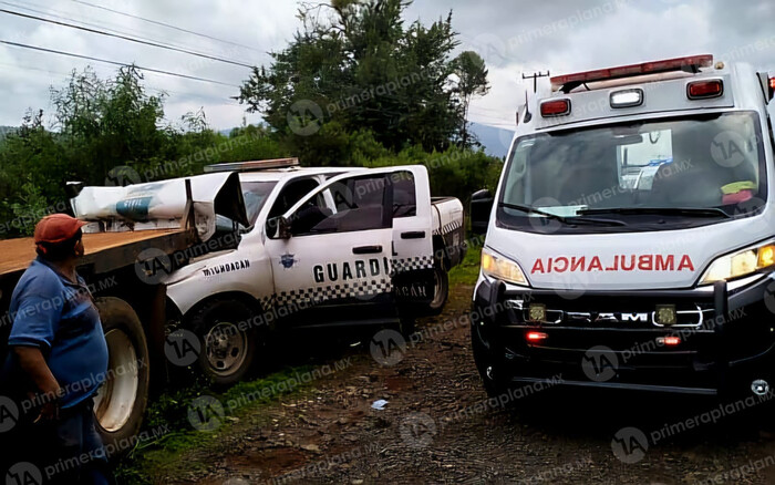 Choque entre patrulla de GC y camión deja cinco heridos en Uruapan; dos son menores