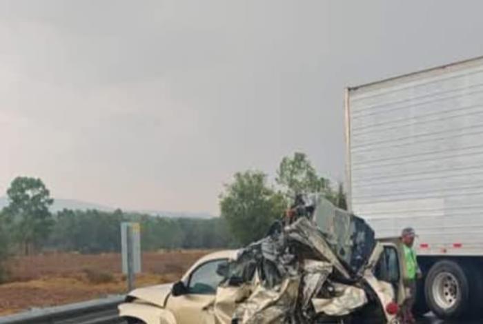 Choque múltiple deja 2 muertos en autopista Pátzcuaro-Copándaro