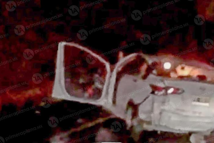 Choque-volcadura en Salvador Escalante deja tres lesionados