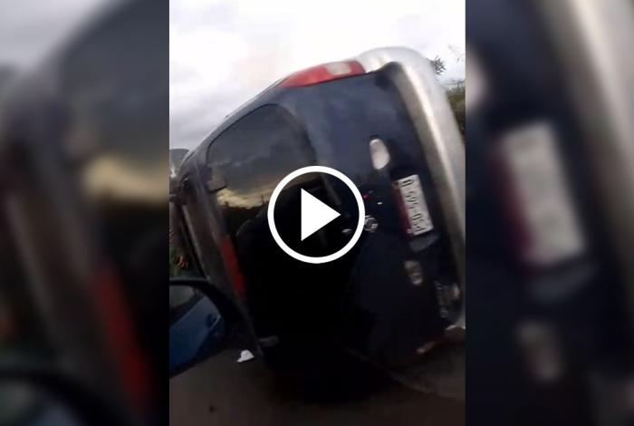 Choque-volcadura rumbo a La Aldea deja dos lesi0nad0s