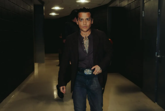Christian Nodal enfrenta a Universal Music en tribunales