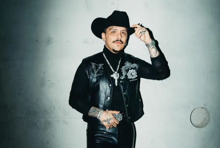 Christian Nodal enfrenta disputa legal con Universal Music