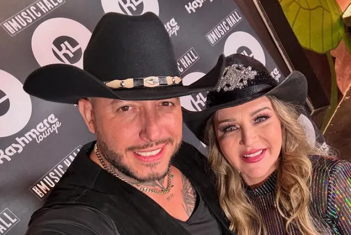 Cibad Hernández defiende a Alicia Villarreal ante Arturo Carmona