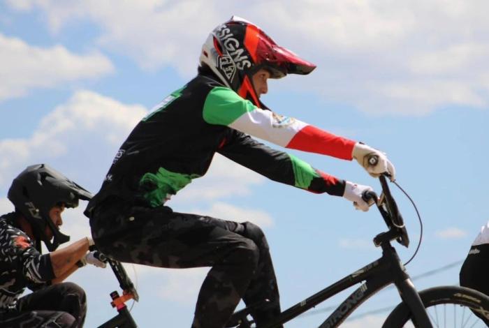 Ciclista moreliano David Medina, viaja a Olimpiada Nacional Conade 2025