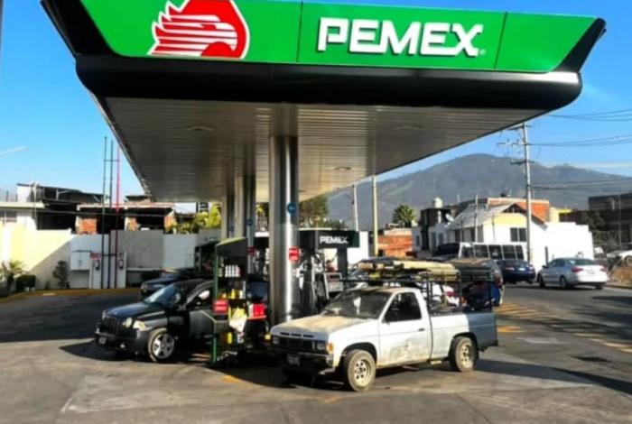 Cierran planta de Pemex en Uruapan por asesinato de un directivo; reportan afectaciones en distribución de combustible