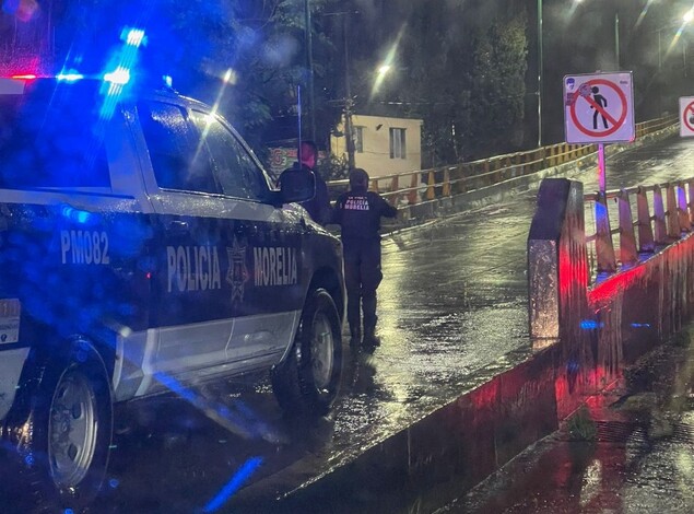 Cierre de circulación, derivado de fuerte lluvia