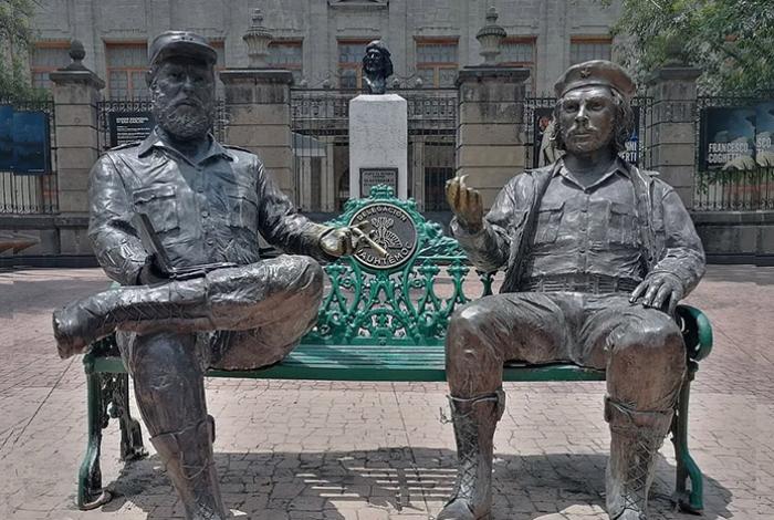 Ciudad de México dice que “recuperará” las estatuas de Fidel Castro y Che Guevara