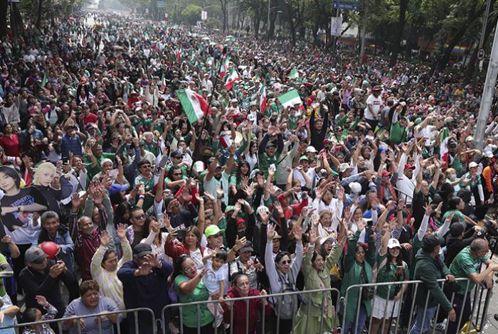 Ciudad de México rompe el Récord Guinness de la ola humana más grande