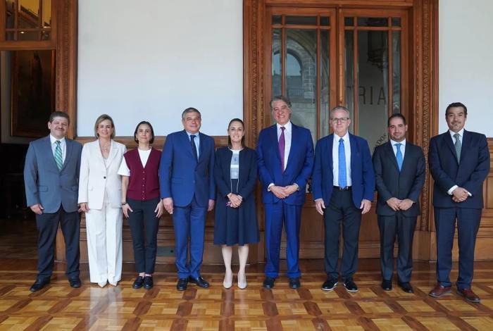 Claudia Sheinbaum se reúne con CEO de Baker Hughes