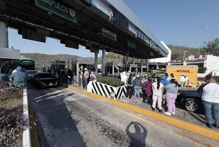 CNTE extiende plan de acción; liberan casetas en distintos puntos de México