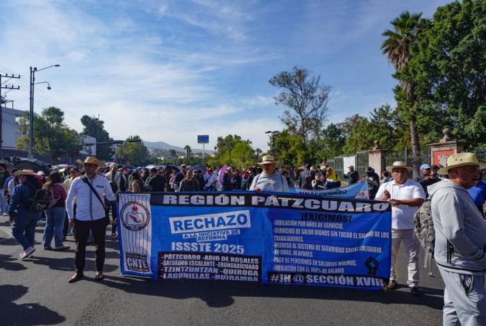 CNTE Michoacán bloquea anillo periférico, previo a movilización