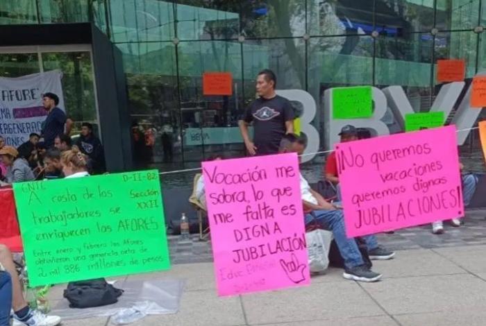 CNTE planea bloqueos en SEP, INE y Hacienda esta semana