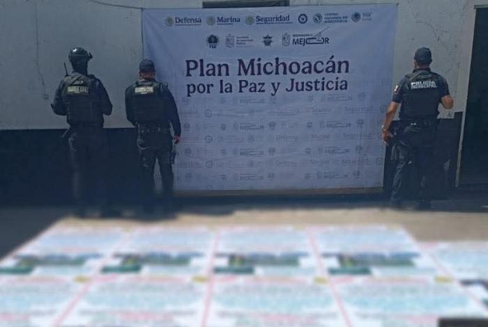 Colocan nueve narc0mantas en puntos estratégicos de Puruándiro