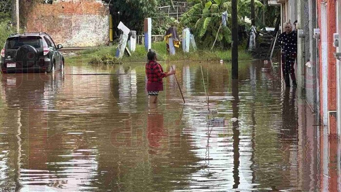 Colonias de Morelia amanecen con grandes inundaciones