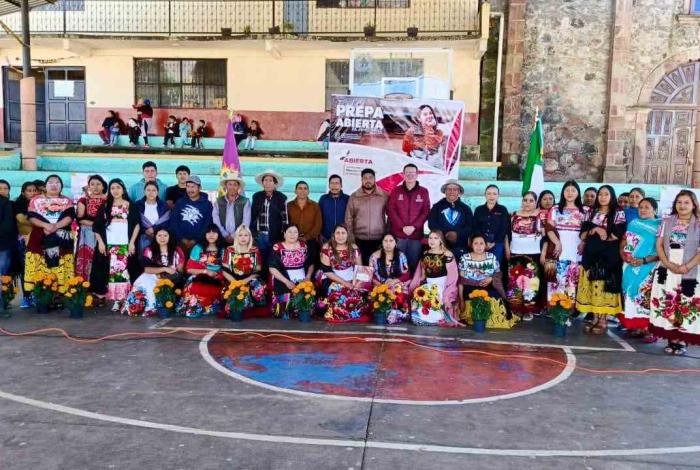 Comachuén, primera comunidad originaria en abrir centro de asesoría de prepa abierta: Iemsysem