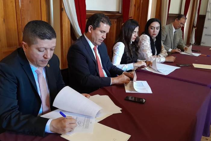 Comisión de Justicia del Congreso de Michoacán se puso las pilas, firmó dictámenes sobre 30 iniciativas