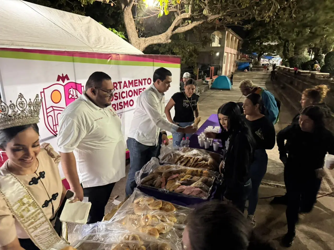 Compromiso del Ayuntamiento de Apatzingán: hidratación y atención en la fiesta de la Virgen de Acahuato