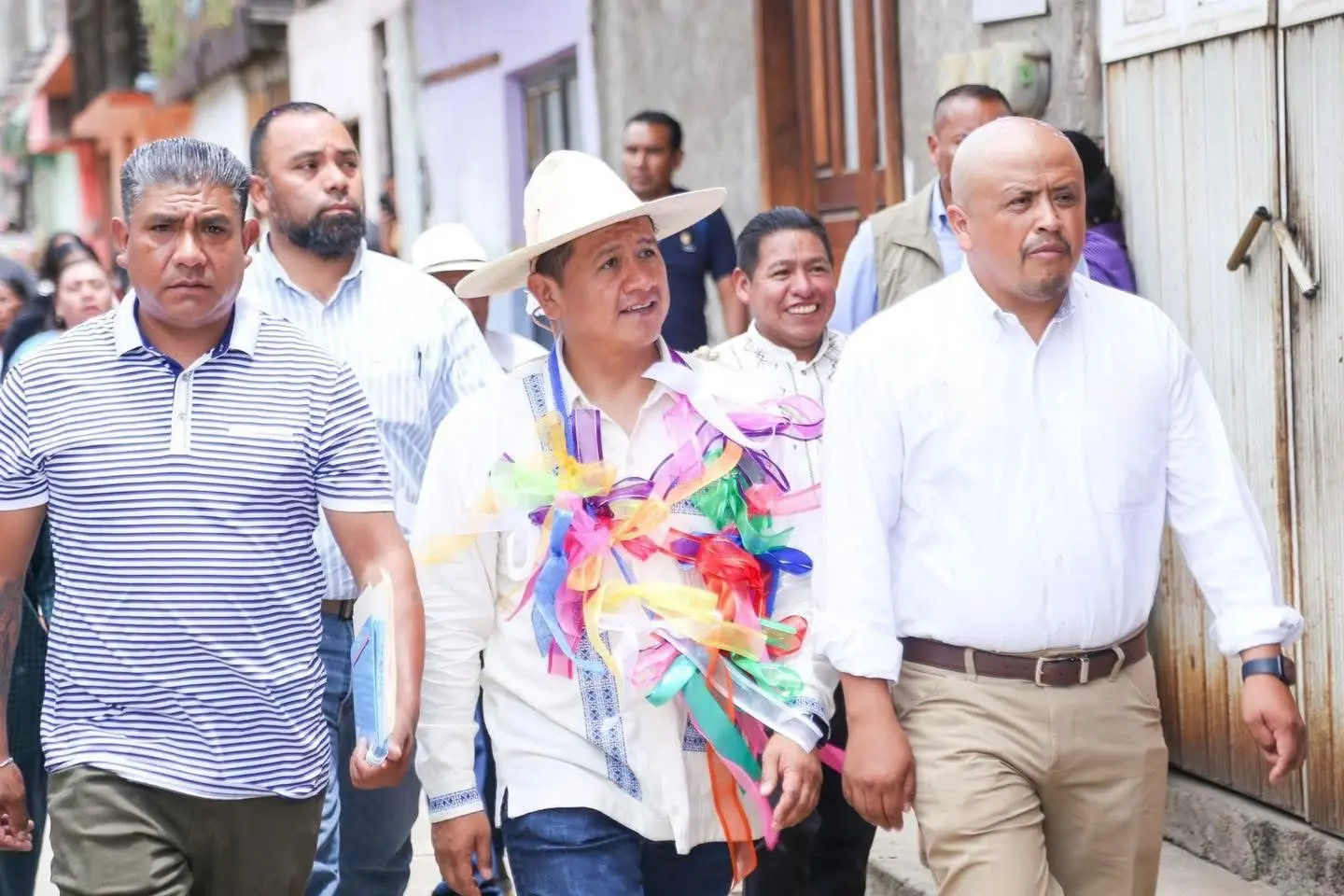 Comunidades con autogobierno y de bienes comunales respaldan a Carlos Torres Piña para la FGE