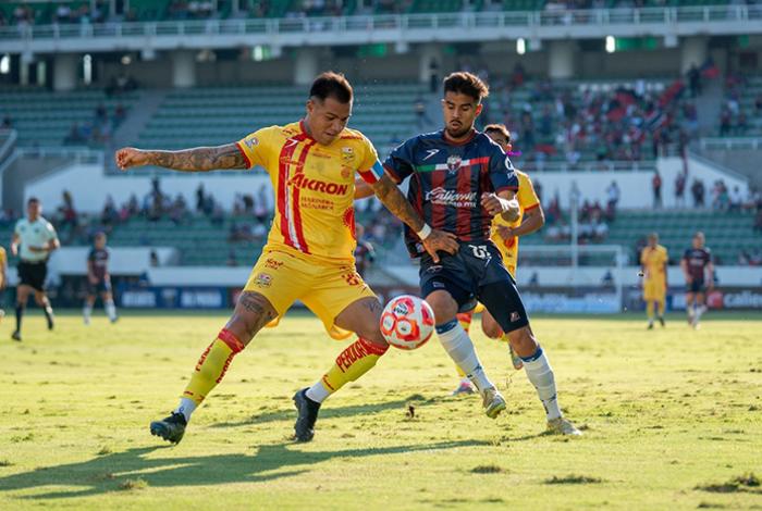 Con 10 hombres desde el primer tiempo, Atlético Morelia pierde 2-1 contra Atlante