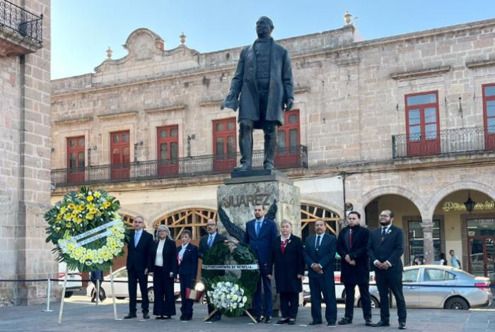 Con acto cívico y ofrenda floral, conmemoran CCXX Aniversario del Natalicio de Benito Juárez, en Morelia