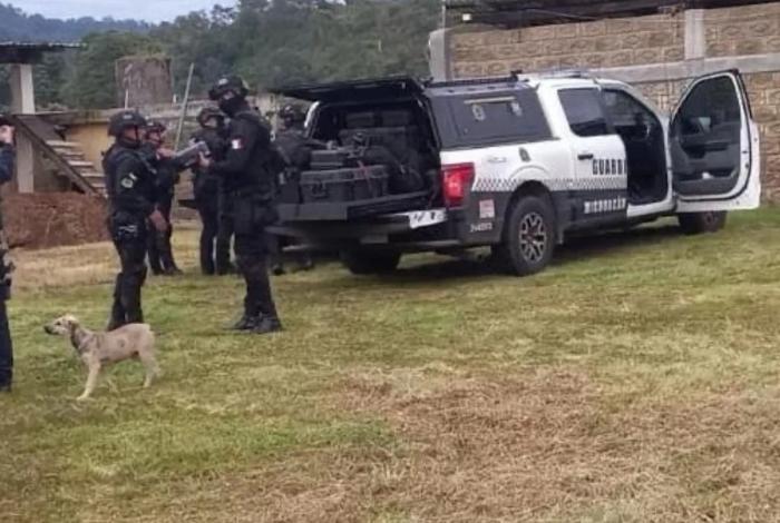 Con artefactos explosivos lanzados desde drones atacan a Policía Municipal de Ario de Rosales