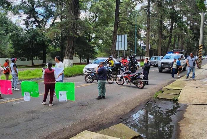 Con bloqueo carretero en Pátzcuaro, exigen que Santiago Cruz aparezca con vida