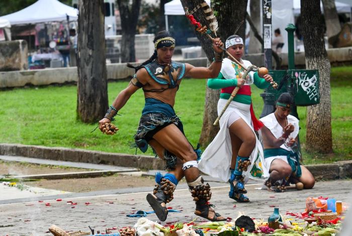 Con danza mexica celebran ciclo de la cosecha, en Bosque Cuauhtémoc