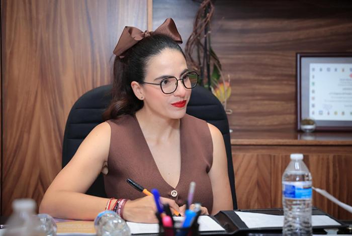 Con disparos, roban camioneta de Giulianna Bugarini en la colonia Camelinas