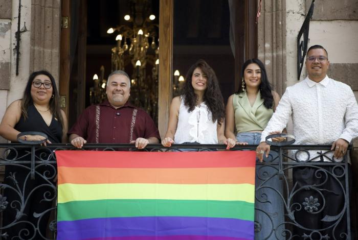 Con la dirigencia de Morena, celebra Congreso el día contra la LGBTfobia