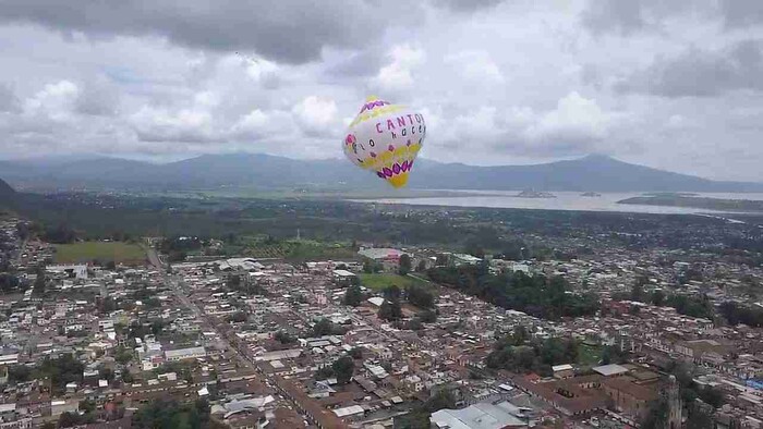 Con la elevación de un globo de gran tamaño, inició el Festival de Cantoya Pátzcuaro 2024