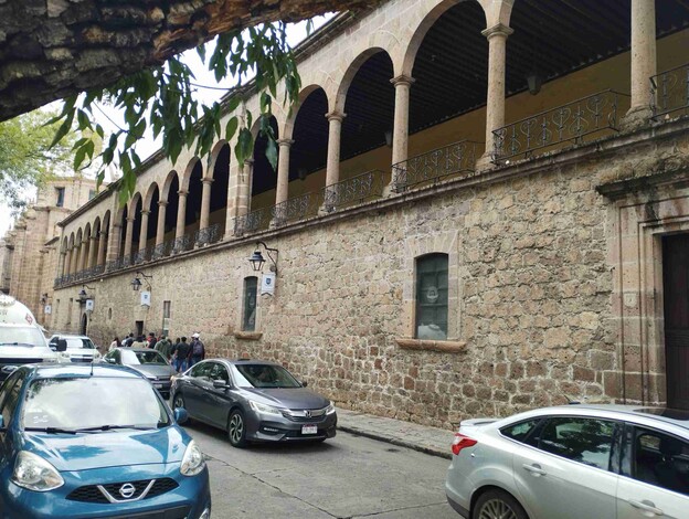 Con música para los sitios cercanos se presencia el Conservatorio de las Rosas en Morelia