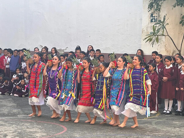 Con música y bailes festejan los 101 años de la fundación de la Mariano Michelena en Morelia