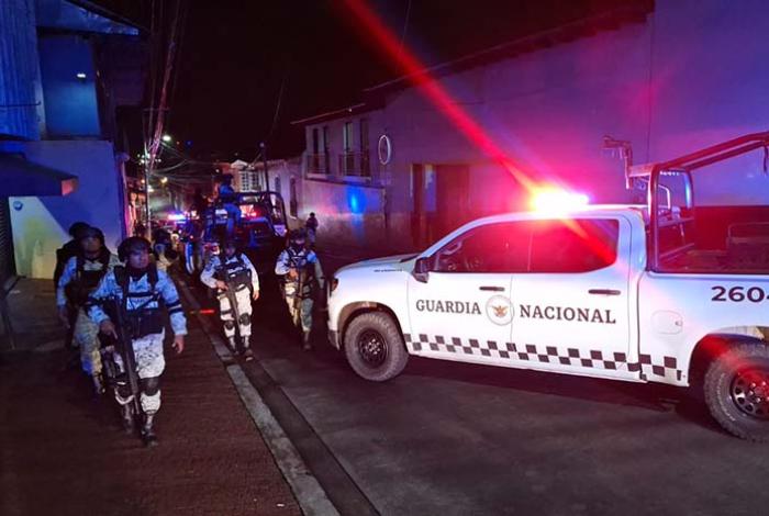 Con pistola de postas intentan robarle su auto, en pleno Centro de Uruapan