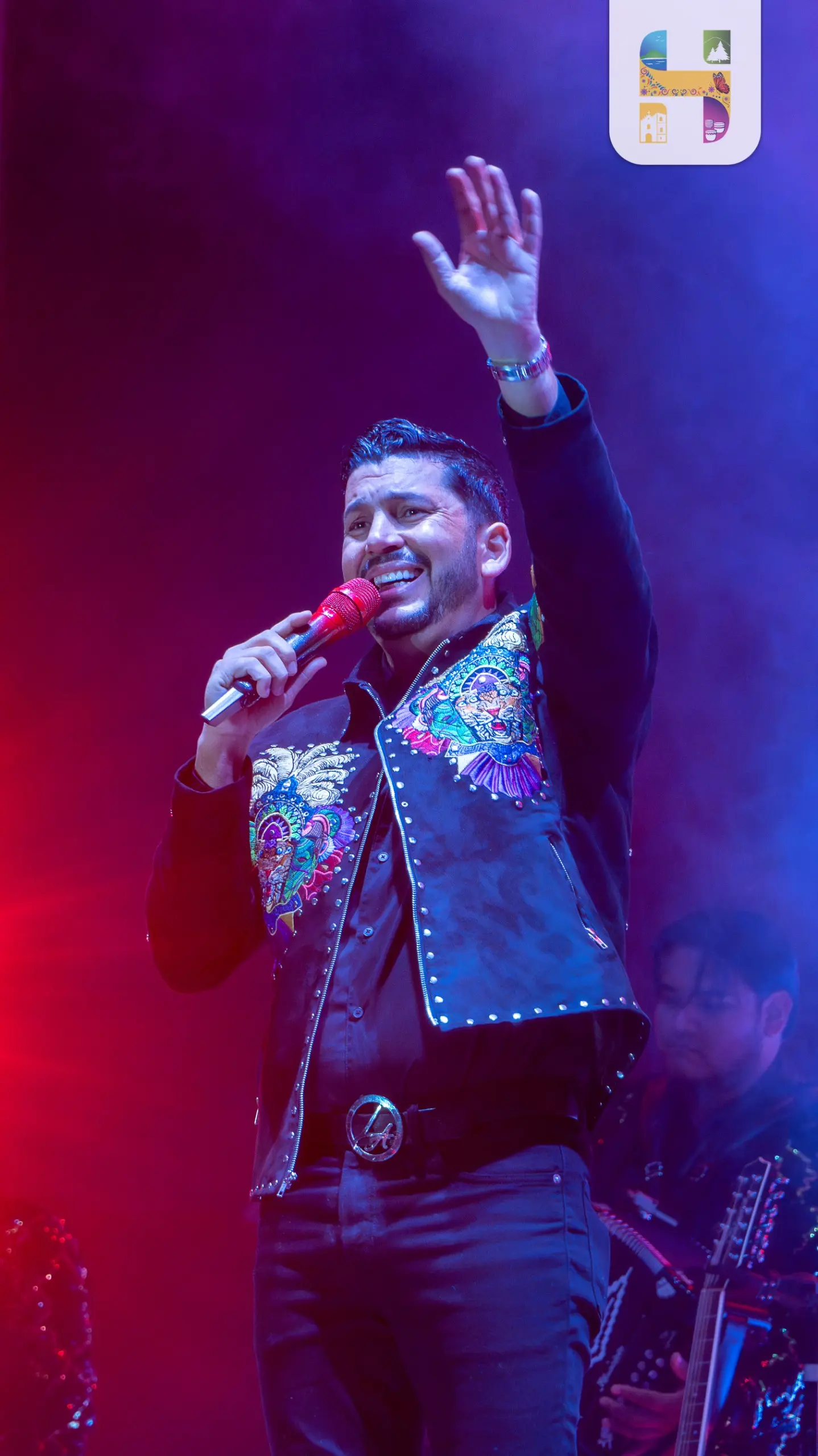 Con un lleno impresionante se presentó en el Foro de espectáculos Luis Ángel “El Flaco”