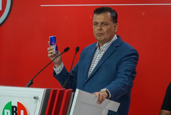 Condeno el montaje de Revolución Social: Memo Valencia