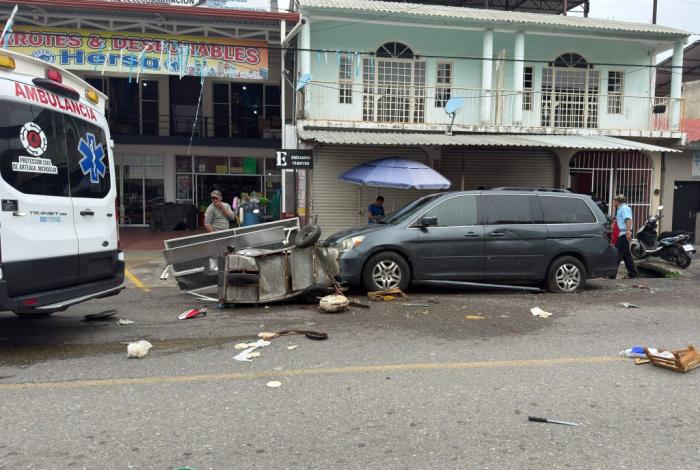 Conductor ebrio atropella a taquero y choca con otros vehículos en Arteaga