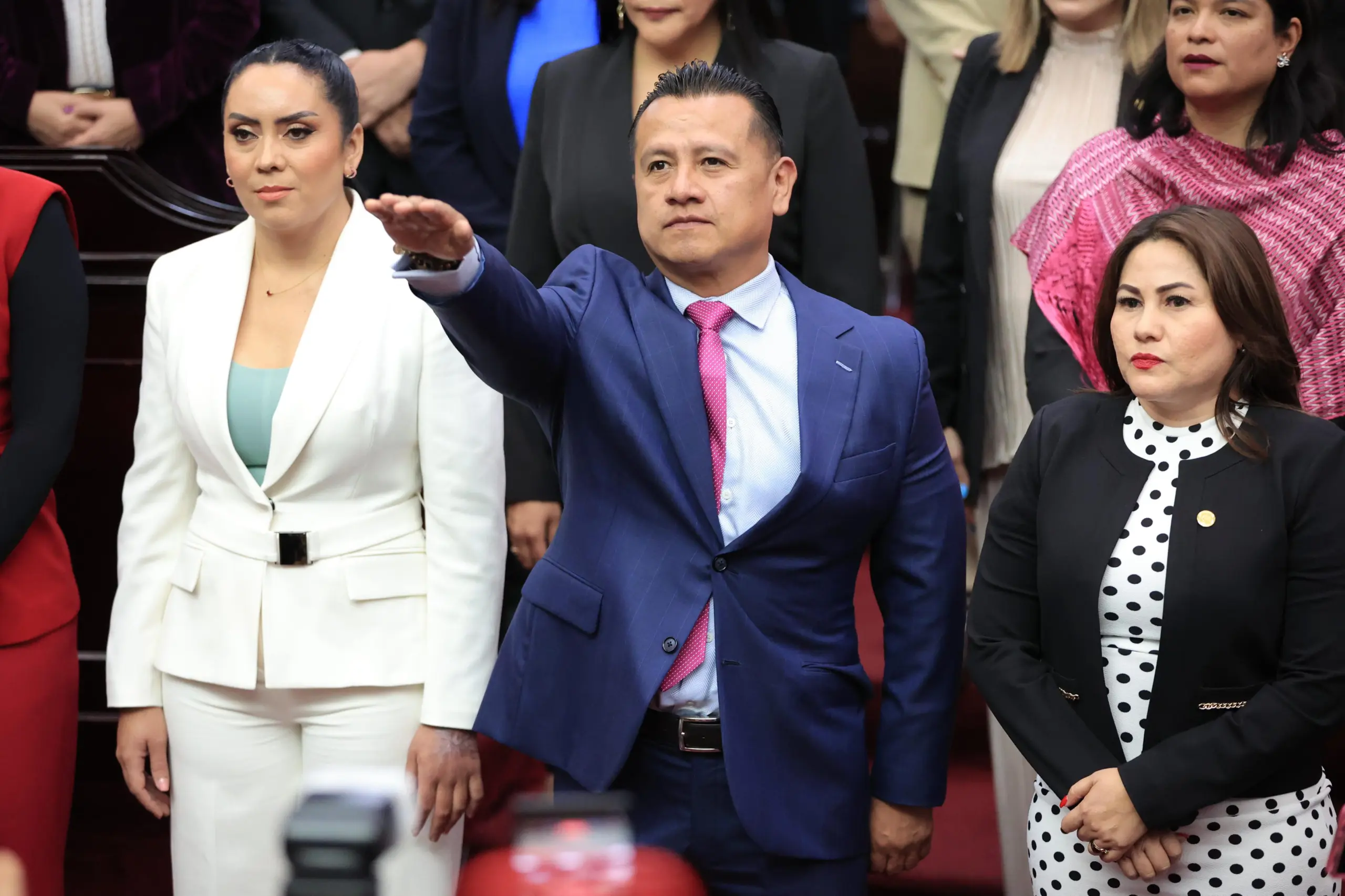 Congreso de Michoacán designa a Carlos Torres Piña al frente de la FGE