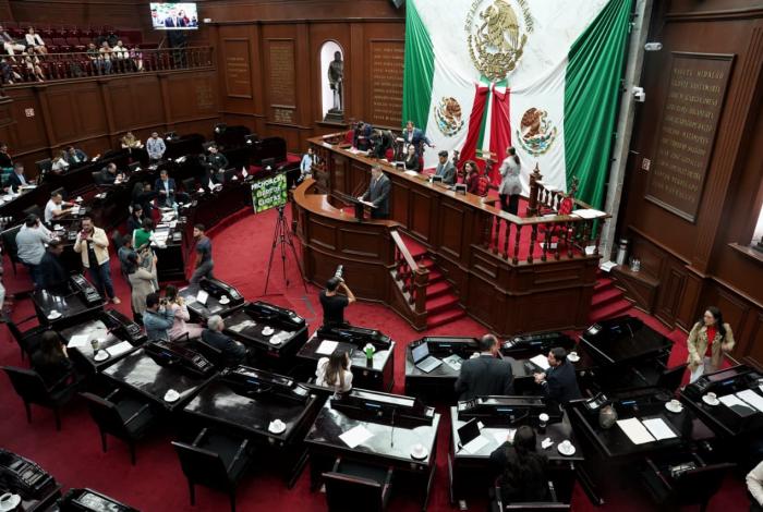Congreso de Michoacán se aprueba un aumento de 22%