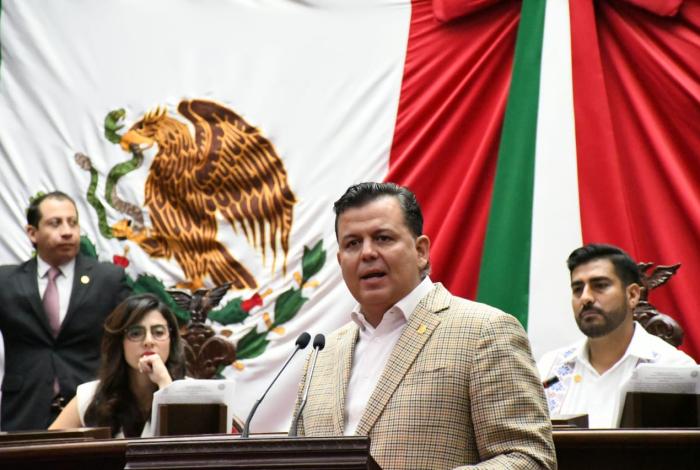 Congreso exhorta al fiscal a esclarecer homicidio de Hipólito Mora