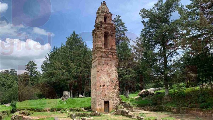 Conoce la historia de la Iglesia sepultada del Carmen en Tlalpujahua