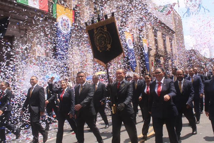 Contingente nicolaita, de los más vitoreados durante el desfile del 16 de septiembre en Morelia