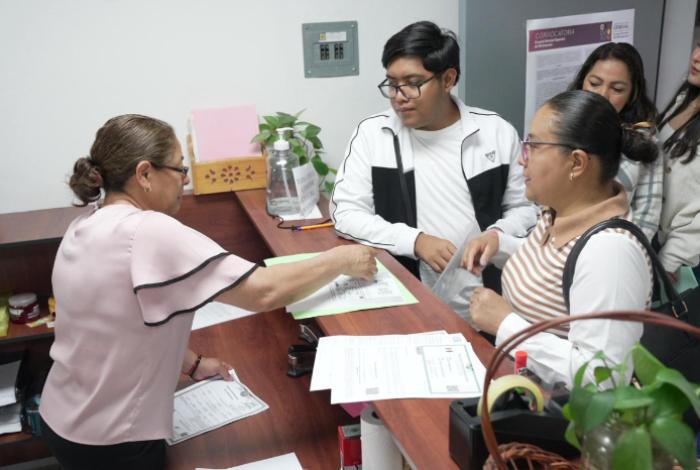 Continúa entrega de fichas para aspirantes a Escuelas Normales de Michoacán